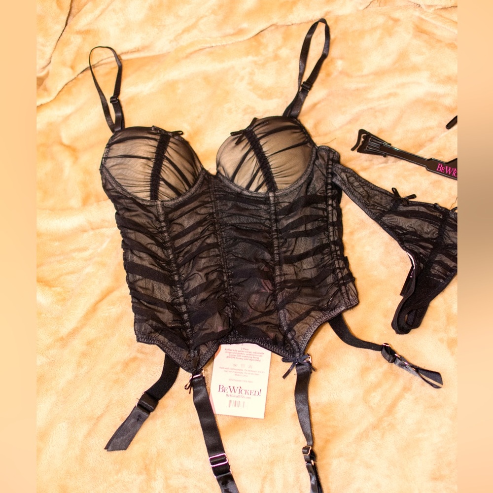 NWT Be Wicked Ruffled Tulle Corset W/Thong